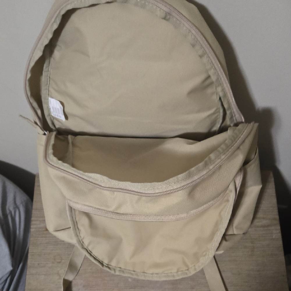 Nike Men's Tan Backpack with White Logo - Picture 4 of 5